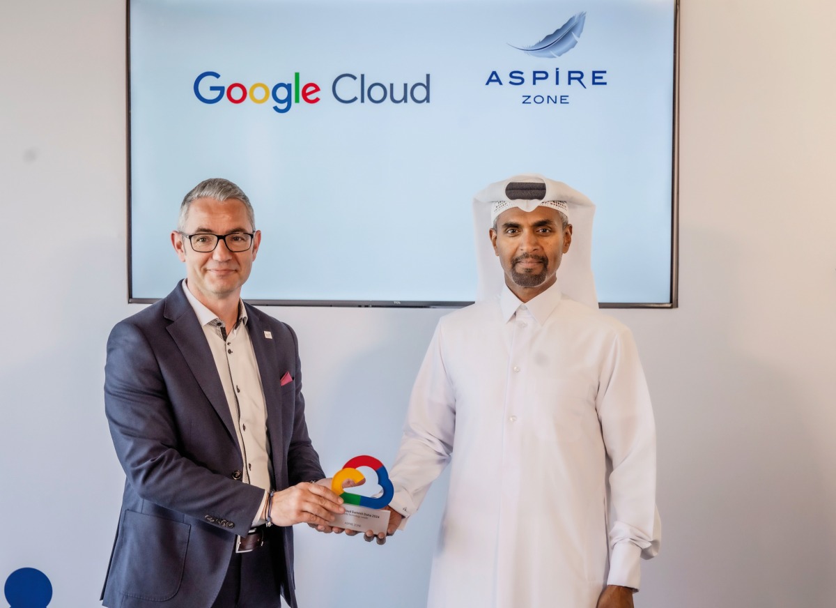 Aspire Zone Foundation's Deputy President and Director General SFM Abdulaziz Abdullah Al Mahmoud (right) receives the award.