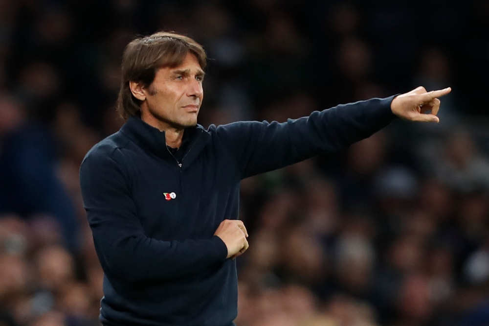 Tottenham Hotspur's Italian head coach Antonio Conte gestures on the touchline during the English Premier League football match between Tottenham Hotspur and Liverpool at Tottenham Hotspur Stadium in London, on November 6, 2022. Photo by Ian Kington / AFP