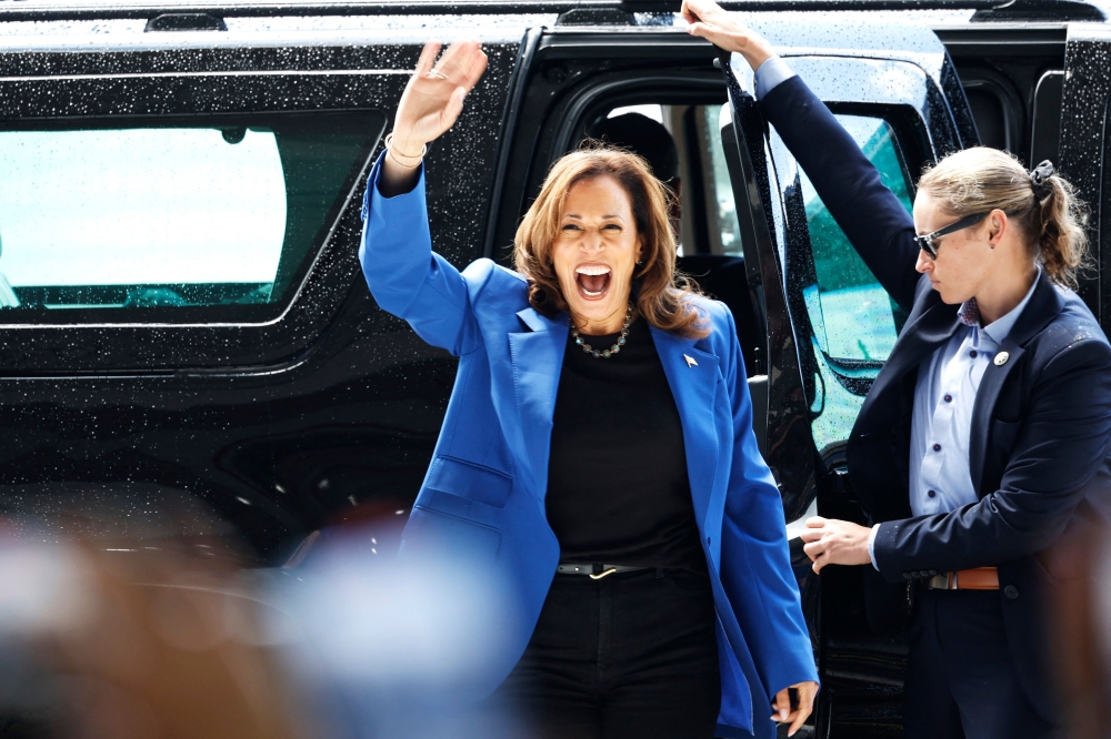 Democratic presidential candidate, US Vice President Kamala Harris arrives to a campaign event at Wright Bros. Aero, Inc in Pittsburgh, Pennsylvania, on August 18, 2024. (Photo by Anna Moneymaker / Getty Images / AFP) 
