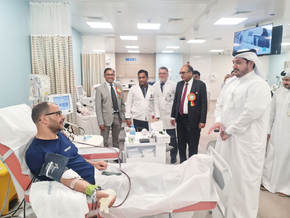 Ambassador of India to Qatar H E Vipul along with others during the blood donation campaign.