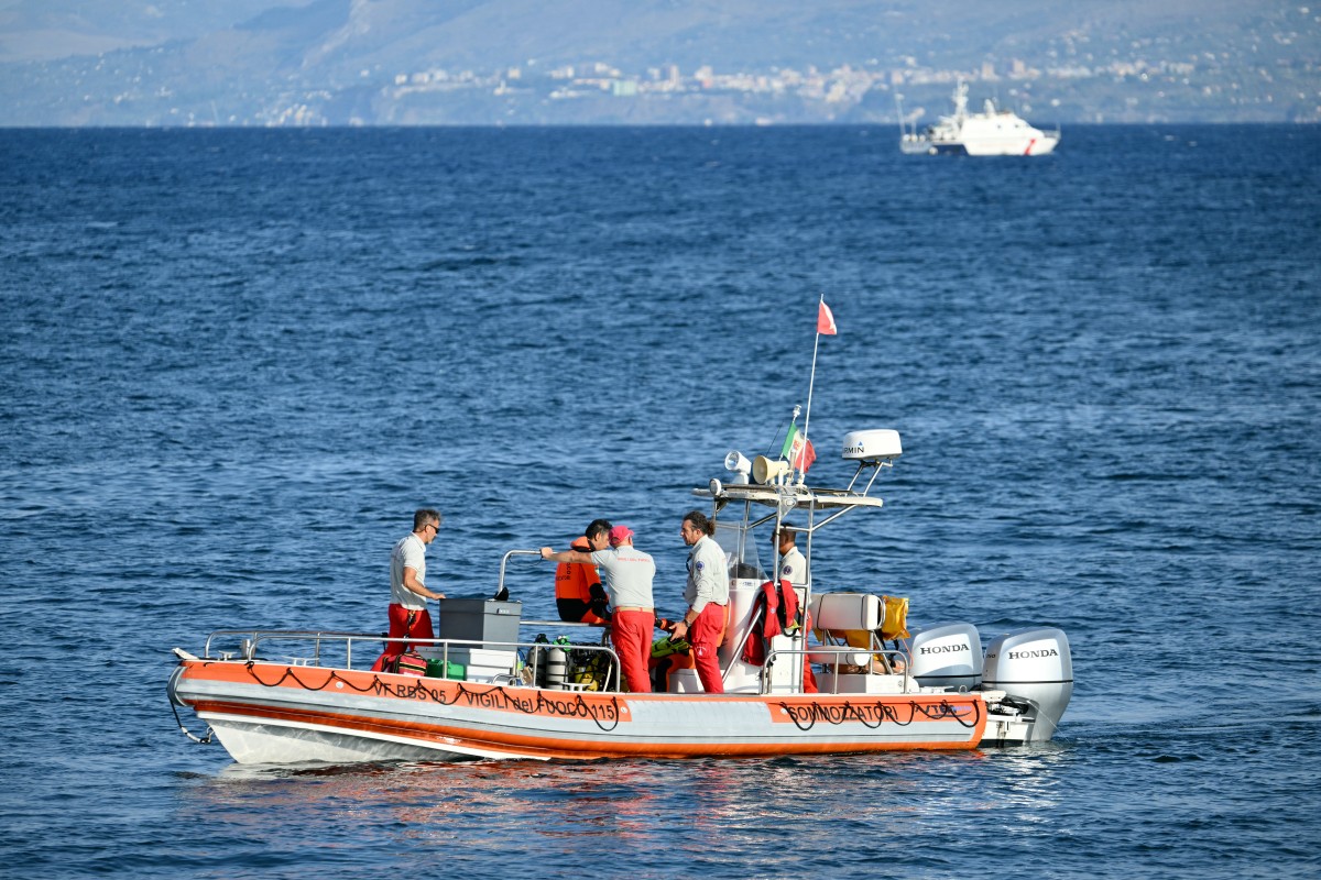 A rescue boat of the Vigili del Fuoco, the Italian Corps. of Firefighters operates off Porticello near Palermo, on August 20, 2024 a day after the British-flagged luxury yacht Bayesian sank.
Photo by Alberto PIZZOLI / AFP.