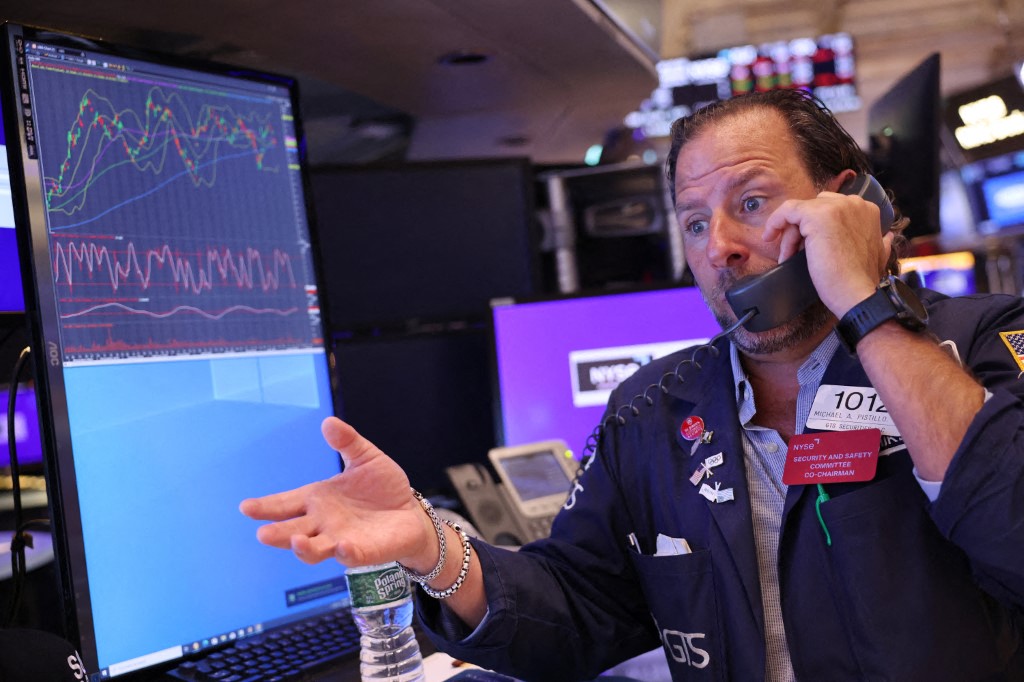 Traders work on the floor of the New York Stock Exchange during morning trading on September 04, 2024 in New York City. Photo by Michael M. Santiago / GETTY IMAGES NORTH AMERICA / Getty Images via AFP.
