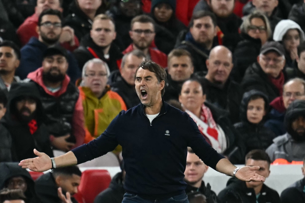 West Ham United's Spanish manager Julen Lopetegui reacts during the English League Cup third round football match between Liverpool and West Ham United at Anfield in Liverpool, north west England on September 25, 2024. (Photo by Paul ELLIS / AFP) 