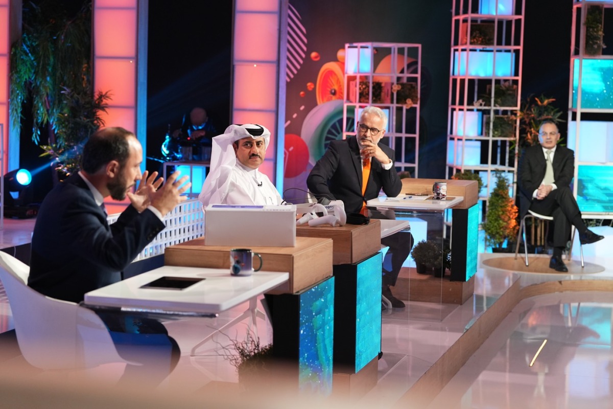 Professor Fouad Mrad, Yosouf Al Salehi, and guest juror Bassam Jalgha, season 1 winner of Stars of Science, engage in discussions as they evaluate the innovations presented by the finalists.