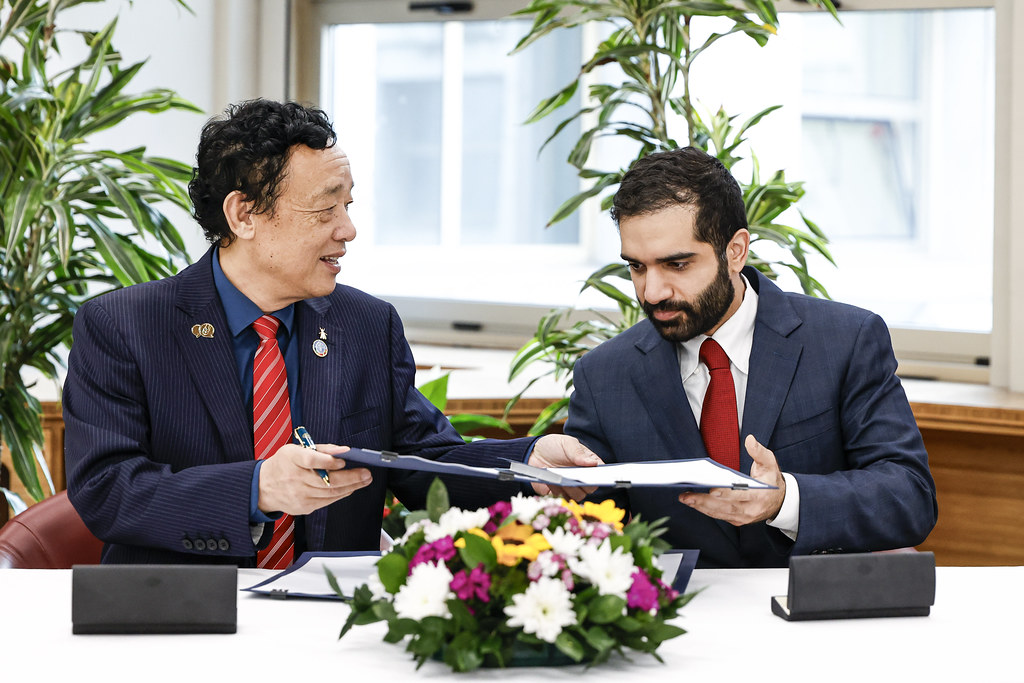 The agreement was formalized by FAO Director-General Dr. Qu Dongyu and Hassan Ali Al Mulla, CEO of Silatech.