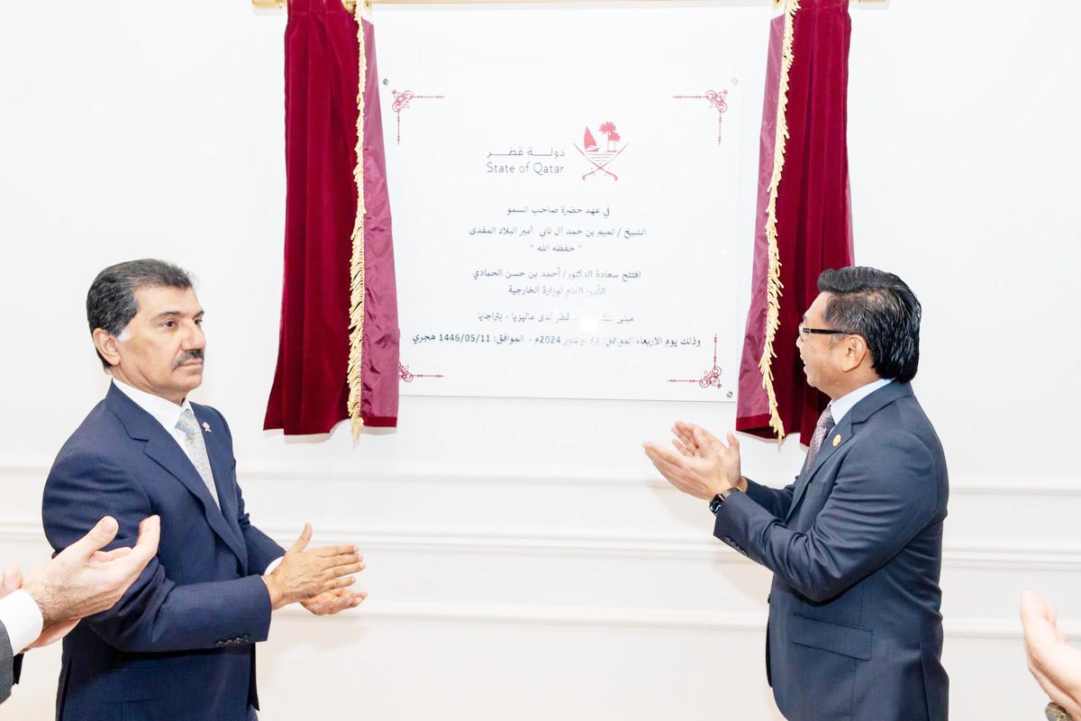 Secretary-General of the Ministry of Foreign Affairs  H E Dr. Ahmed bin Hassan Al Hammadi (left) during the inauguration of the new premises of the Embassy of Qatar in Putrajaya.
