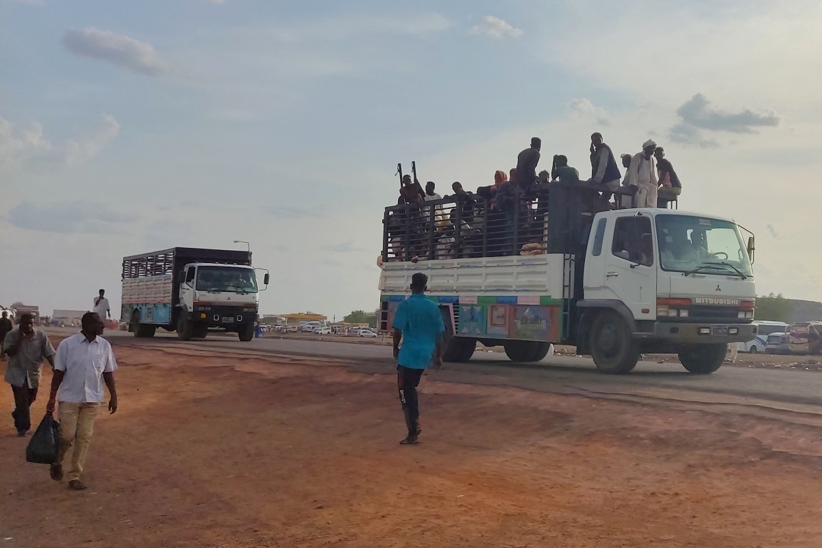Sudanese fleeing the southeastern town of Sennar after an attack by the Rapid Support Forces (RSF) on nearby Jebel Moyain, arrive on June 28, 2024. Photo by AFP.

