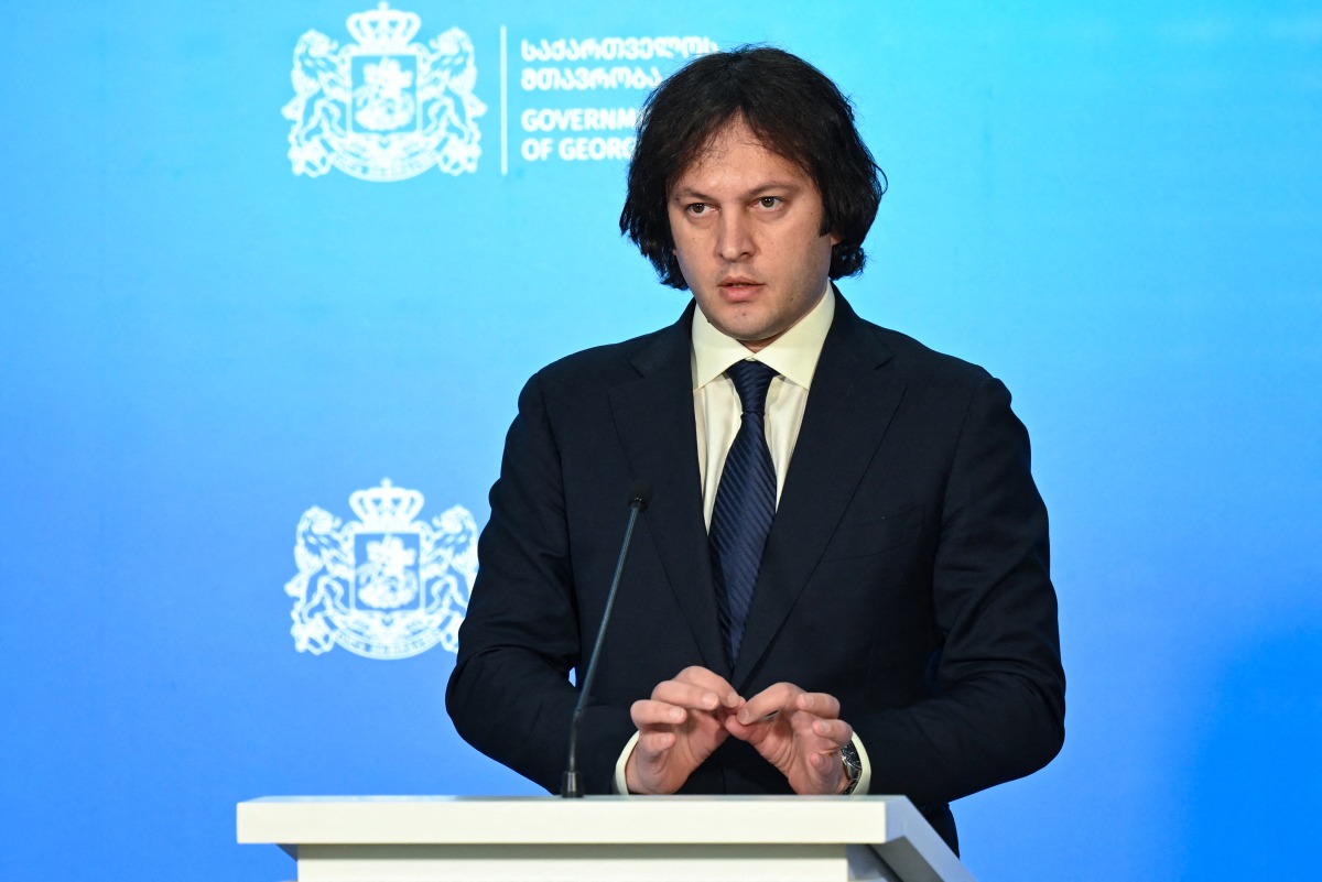 Georgian Prime Minister Irakli Kobakhidze holds a briefing in Tbilisi on December 4, 2024. Photo by Vano SHLAMOV / AFP.
