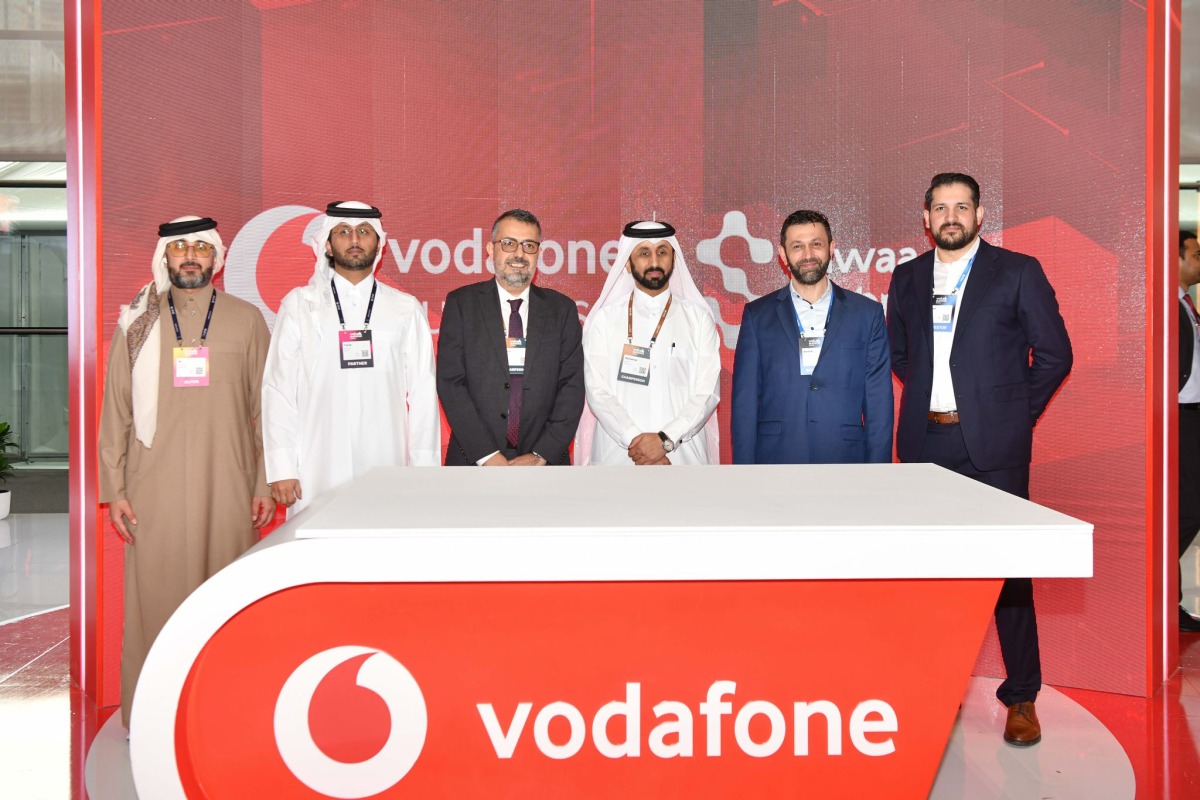 Vodafone Qatar COO Baran Yurdagul and other representatives of Vodafone Qatar and SAWAA Technology for Mobility Services at the MoU signing.