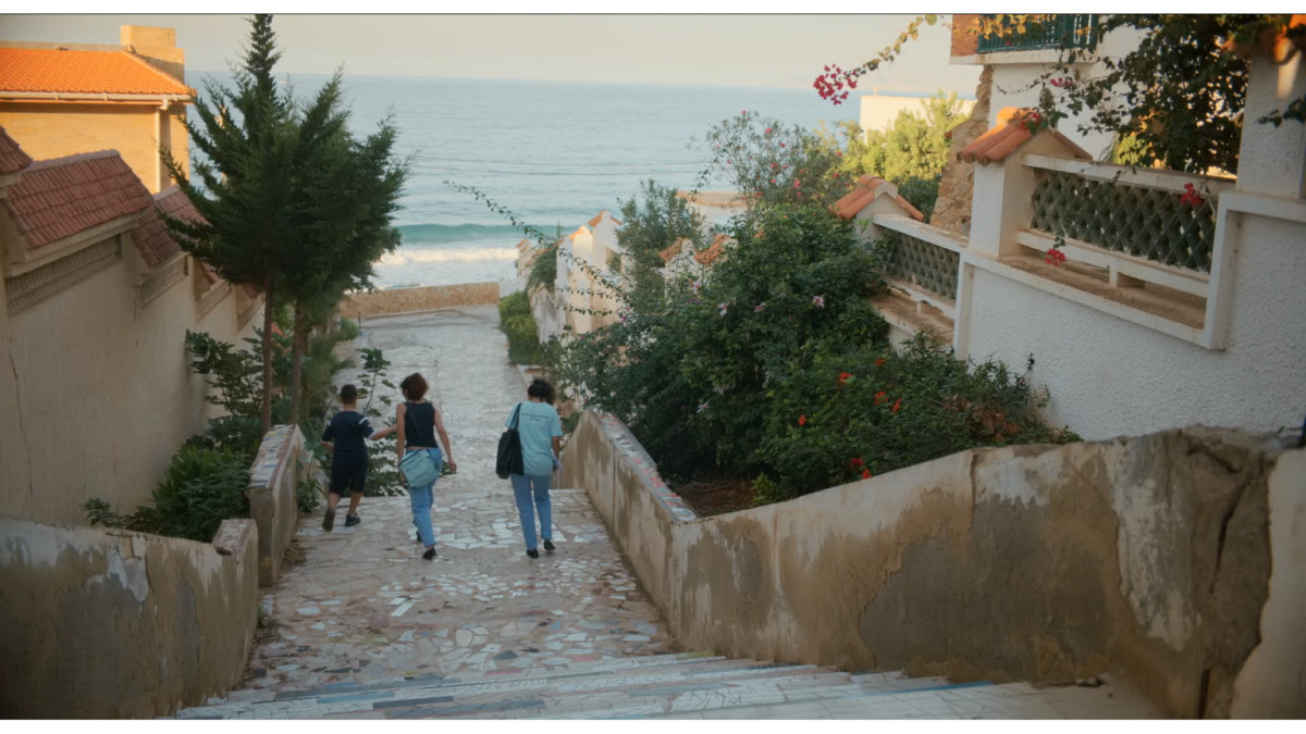 A still from movie El Sardines.