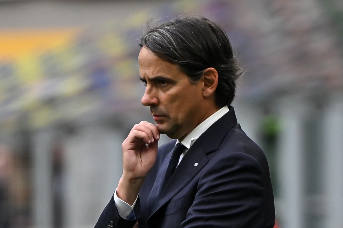 Inter Milan's Italian coach Simone Inzaghi reacts during the Italian Serie A football match between Inter Milan and Roma at the San Siro stadium in Milan on April 27, 2025. (Photo by Piero CRUCIATTI / AFP)
