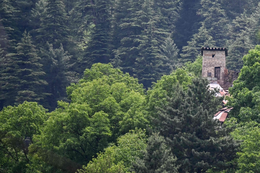 An Indian army observation post is seen along the Line of Control (LoC) in Indian-administered Kashmir on May 2, 2025. (Photo by Sajjad HUSSAIN / AFP)