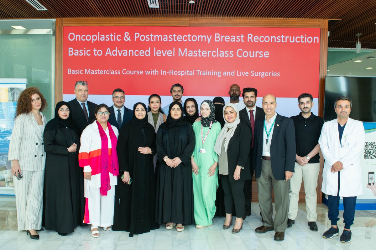 Officials and experts at the workshop. 