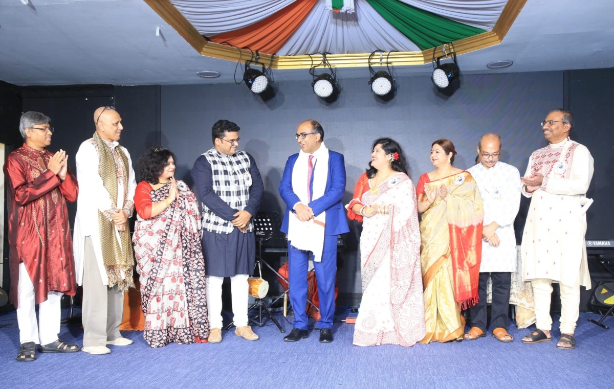 Ambassador of India to Qatar H E Vipul (centre) with artists and officials at the event.