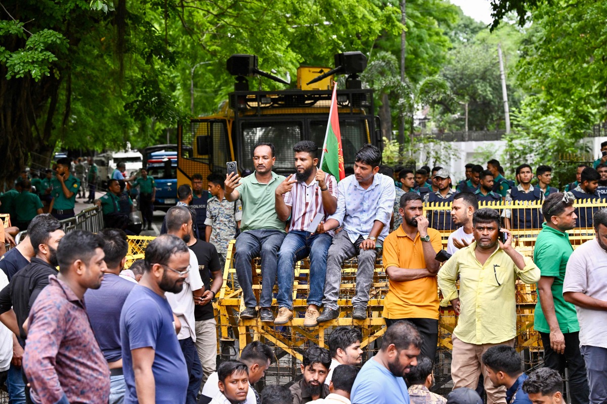 Bangladesh Nationalist Party (BNP) supporters gather near the chief adviser's residence in Dhaka on May 21, 2025, demanding BNP's Ishraque Hossain as the capital's mayor. (Photo by MUNIR UZ ZAMAN / AFP)
