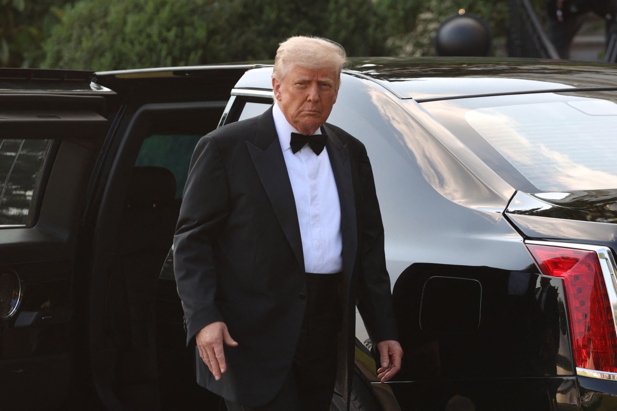 US President Donald Trump departs the White House in Washington, DC, on June 11, 2025 en route to the Kennedy Center.  (Photo by alex wroblewski / AFP)