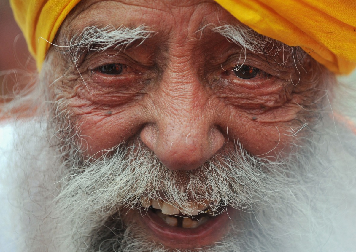 India's Fauja Singh, believed to be the world's oldest distance runner, has died in a road accident aged 114, his biographer said on July 15, 2025. Photo by Dale DE LA REY / AFP
