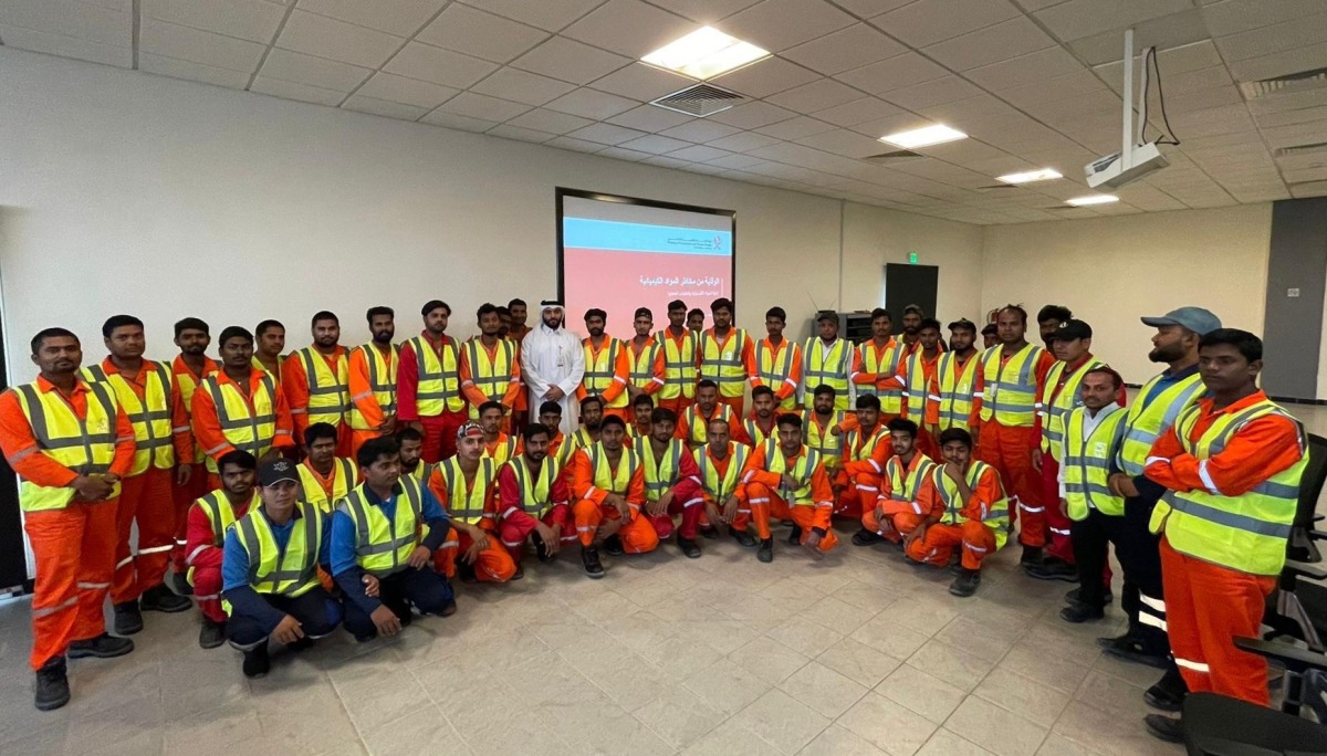 A MECC official and border staff during the training programme. 