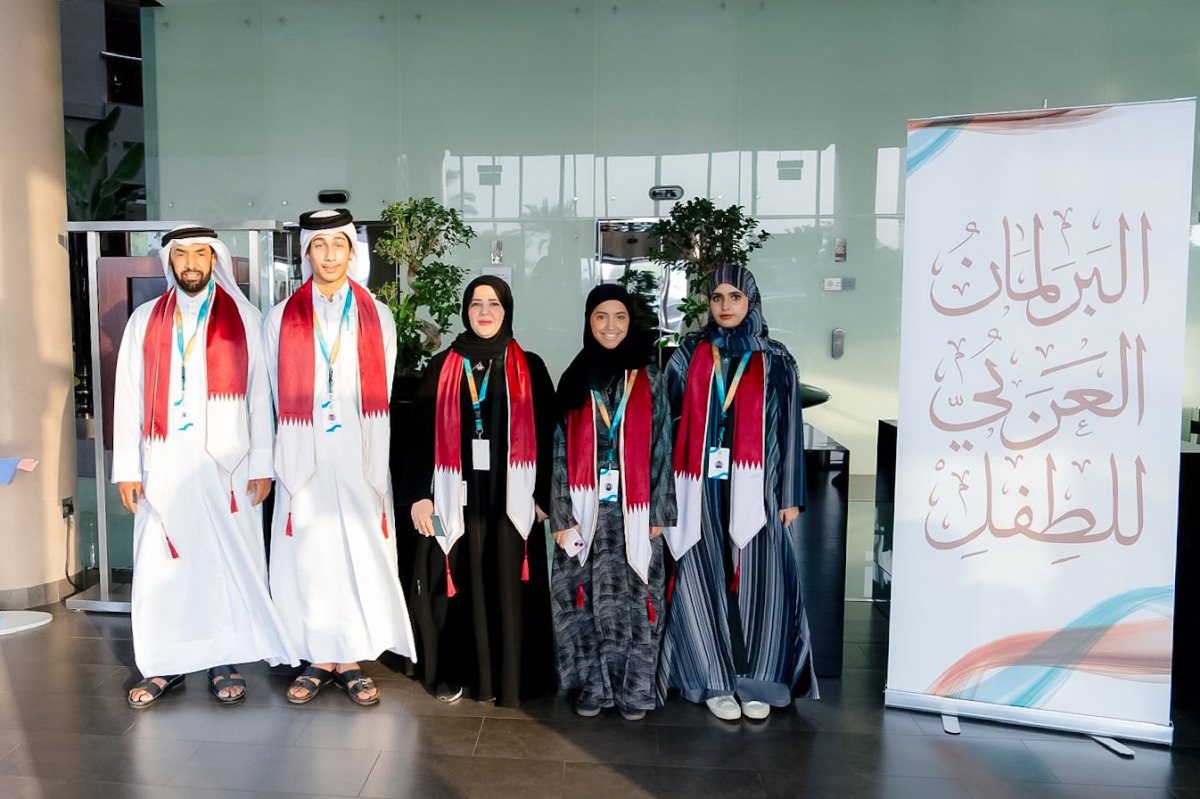  The students in a group photograph during the event.