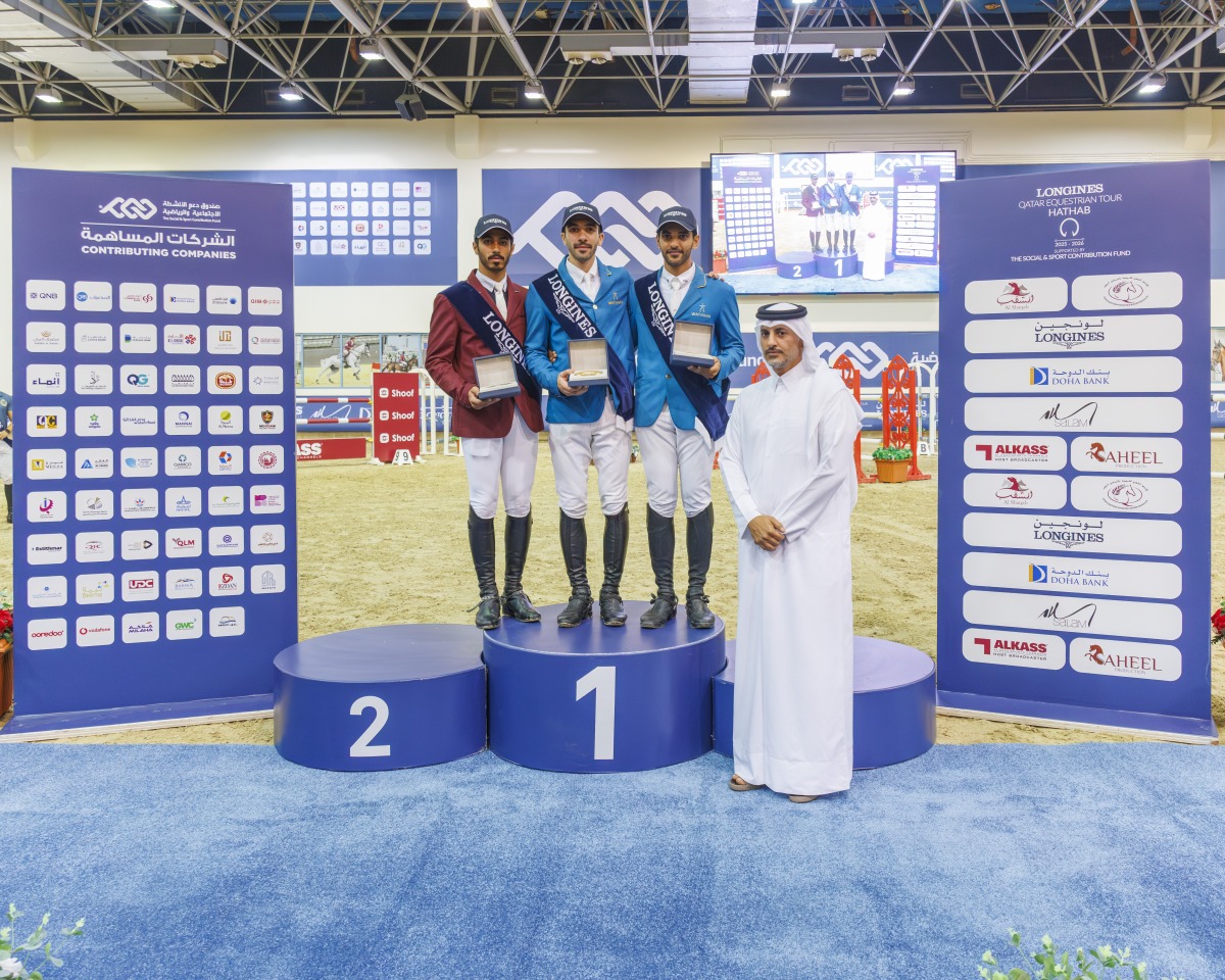 Vice Chairman of the Longines Hathab Organising Committee Ali Al Rumaihi with the podium winners of Gold Tour.