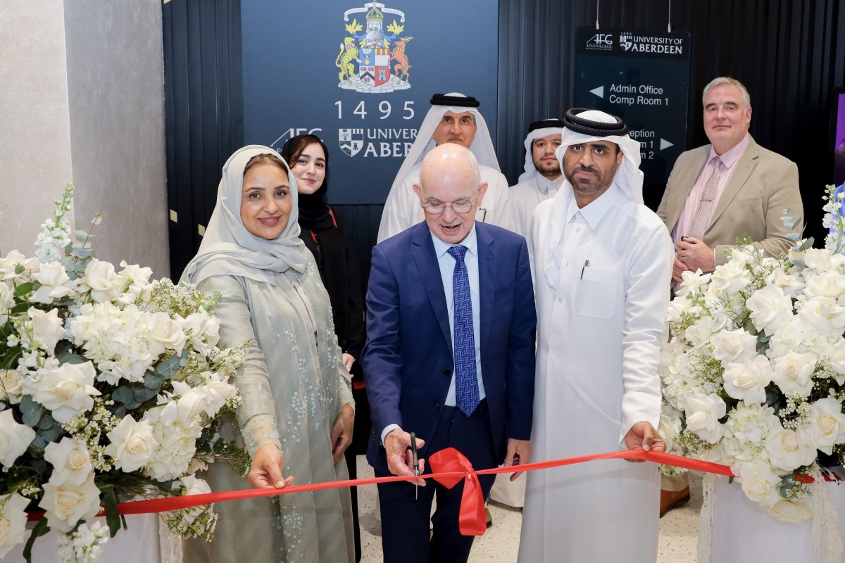 Dr Sheikha Aisha bint Faleh Al Thani with the University of Aberdeen Principal & Vice Chancellor, Professor George Boyne and other officials at the event.
