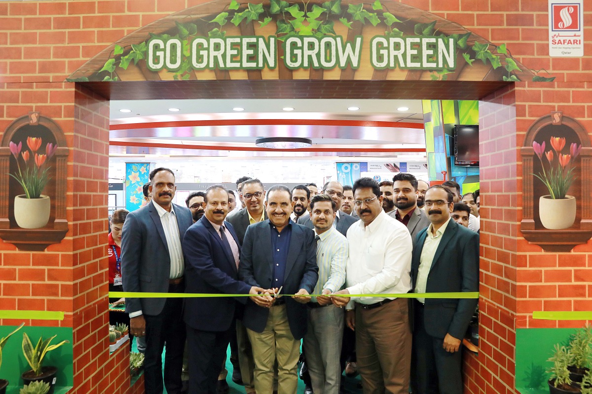 Safari Group Deputy Chairman & Managing Director Zainul Abideen inaugurating the promotion. 