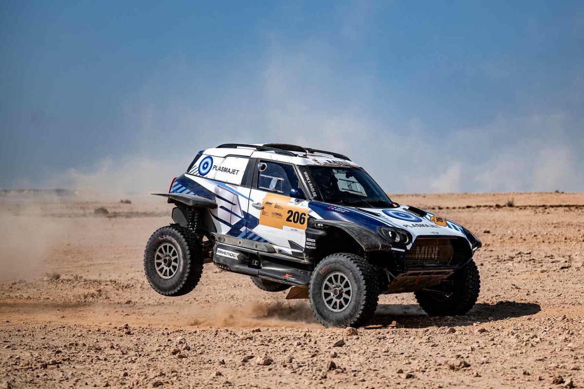Defending champion Denis Krotov holds the lead after day one of the Qatar International Baja.
