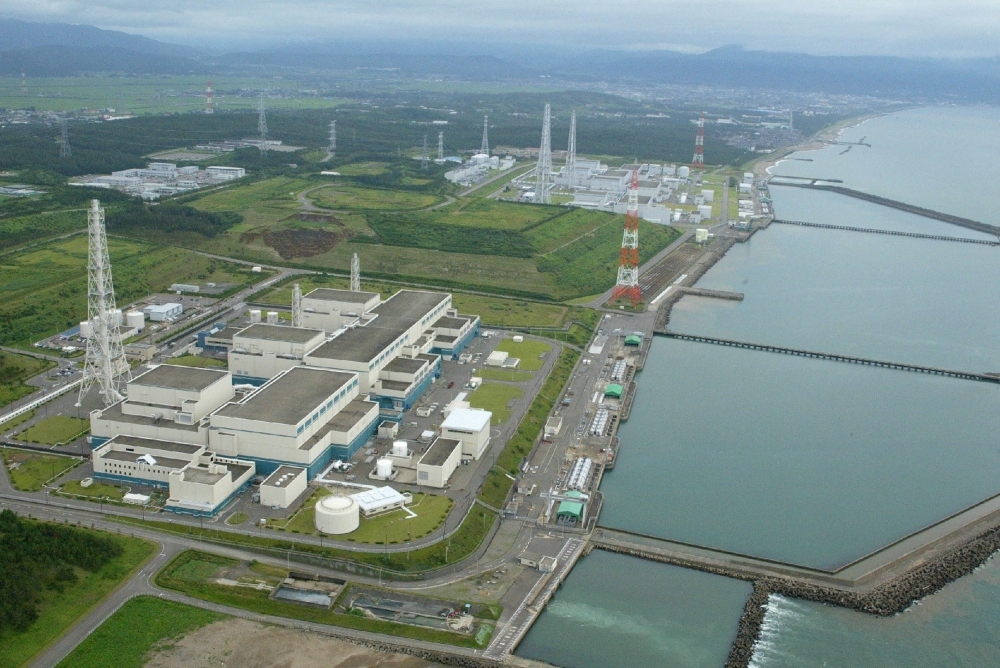 This photo taken on July 16, 2007 shows an aerial view of Tokyo Electric Power Company Kashiwazaki-Kariwa Nuclear Power Plant in Kashiwazaki City, Niigata Prefecture. (Photo by JIJI Press / AFP)
