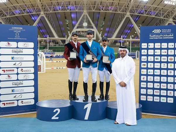 Longines Hathab Event Director Abdullah Al Marri presented the trophies to the Diamond Tour podium winners, Khalid Mohammed Al Emadi, Hamad Nasser Al Qadi and Faleh Suwead Al Ajami.