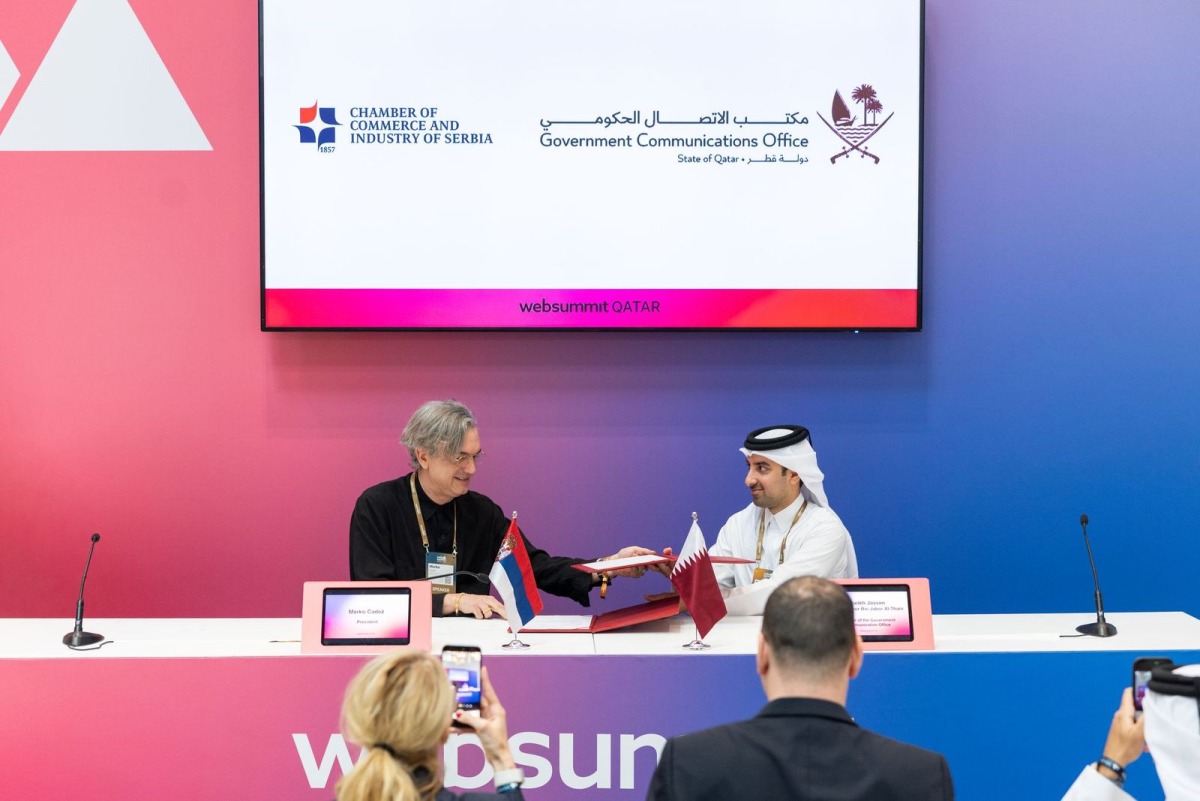 Director of GCO H E Sheikh Jassim bin Mansour bin Jabor Al-Thani and CCIS President H E Marko Cadez signing the MoU. 