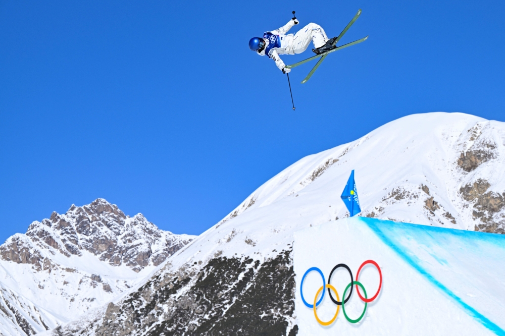 China's Gu Ailing Eileen competes in the freestyle skiing women's freeski slopestyle qualification run 2 during the Milano Cortina 2026 Winter Olympic Games at Livigno Snow Park, in Livigno (Valtellina), on February 7, 2026. (Photo by Kirill Kudryavtsev / AFP)