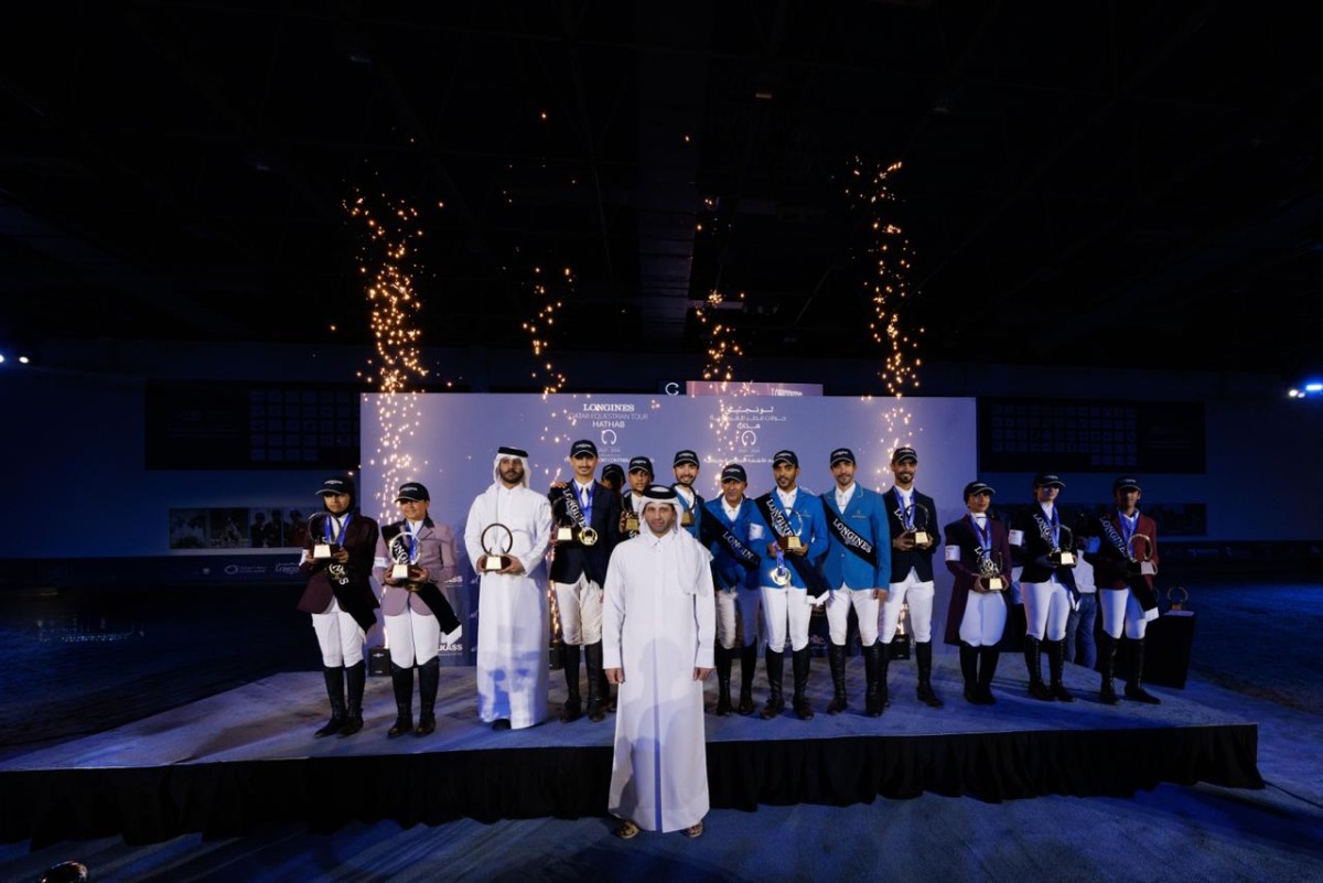 QEF Secretary General and Chairman of the Organising Committee Sheikh Ahmed bin Noah Al-Thani poses with the champions of Longines Hathab Tour 2025-2026 season. 