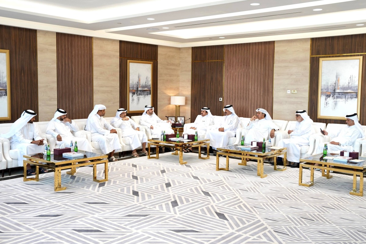 QC Chamber chairman Sheikh Khalifa bin Jassim bin Mohammed Al Thani and the Chairman of Aqarat Mohamed bin Hassan Al Malki with other officials during the meeting.