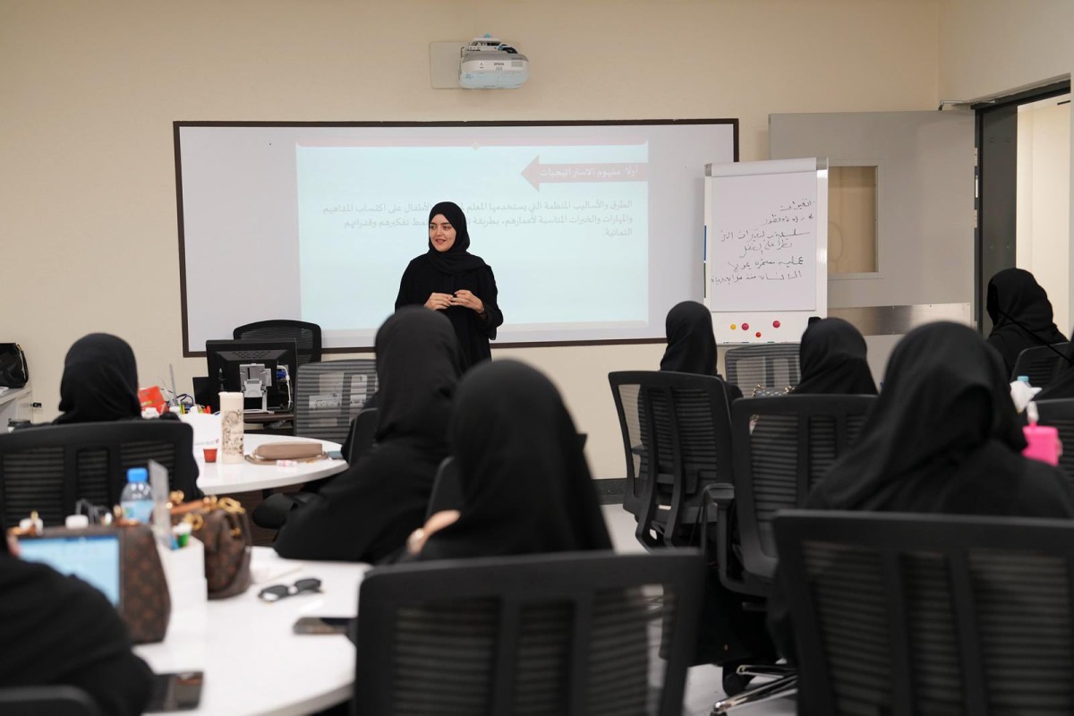 Kindergarten educational staff attend a training workshop. 