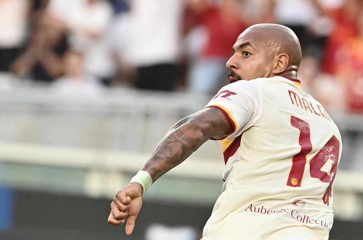 Roma's Dutch forward #14 Donyell Malen celebrates scoring Roma's first goal during the Italian Serie A football match between Torino FC and Roma at the Olympic Stadium Grande Torino in Turin, northern Italy on September 14, 2026. (Photo by Isabella BONOTTO / AFP)