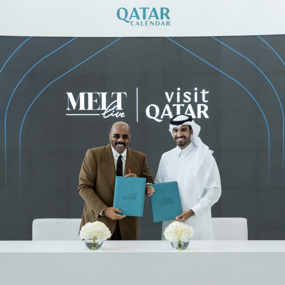 Visit Qatar has signed a partnership agreement with Melt Live, signed by CEO of Visit Qatar Eng Abdulaziz Ali Al-Mawlawi and global star Steve Harvey.