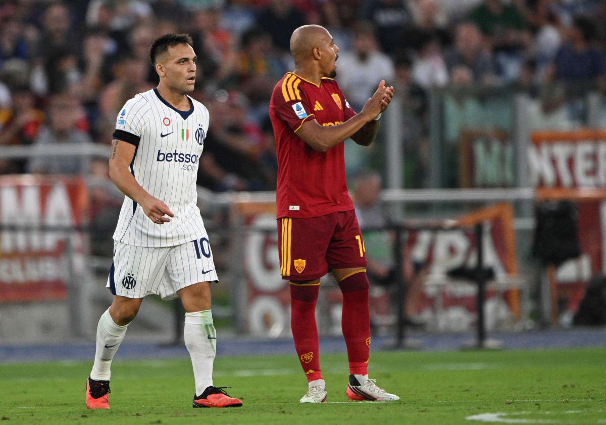 Inter Milan's Argentinian forward #10 Lautaro Martinez celebrates after scoring during the Italian Serie A football match between AS Roma and Inter Milan at The Olympic Stadium in Rome on September 19, 2026. (Photo by Andreas SOLARO / AFP)