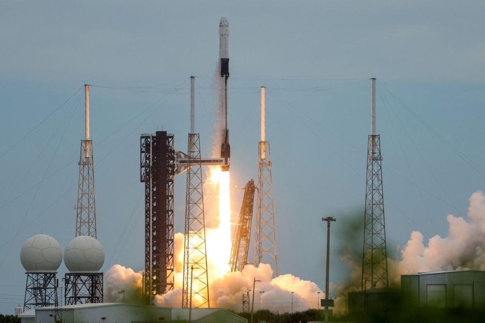 A SpaceX Falcon 9 rocket and Dragon spacecraft carrying NASA's Crew-13 lifts off from Space Launch Complex 40 at Cape Canaveral Space Force Station on October 01, 2026 in Cape Canaveral, Florida. ( Justin Sullivan/Getty Images/AFP)
