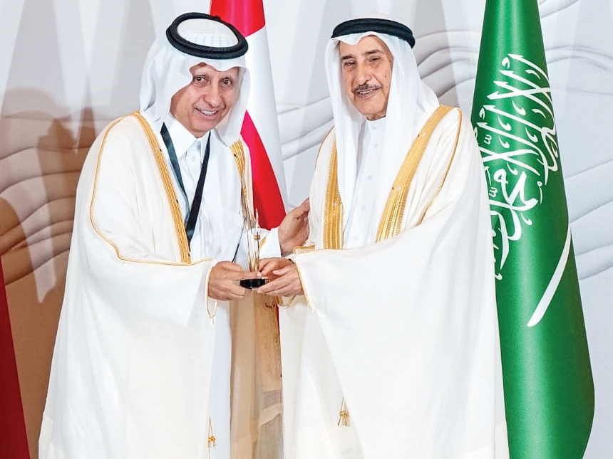 Deputy Prime Minister of the Kingdom of Bahrain H E  Sheikh Khalid bin Abdullah Al Khalifa presenting the award to Chairman of the Board of Directors of QCS Sheikh Dr. Khalid bin Jabor Al Thani. 