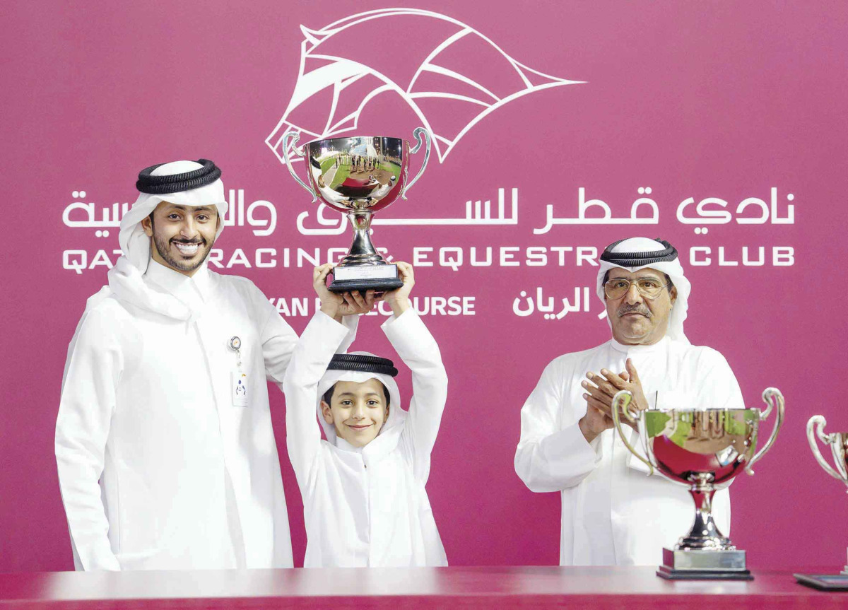 QREC Racing Manager Abdulla bin Rashid Al-Kubaisi awarded the Al Hamla Cup. 
