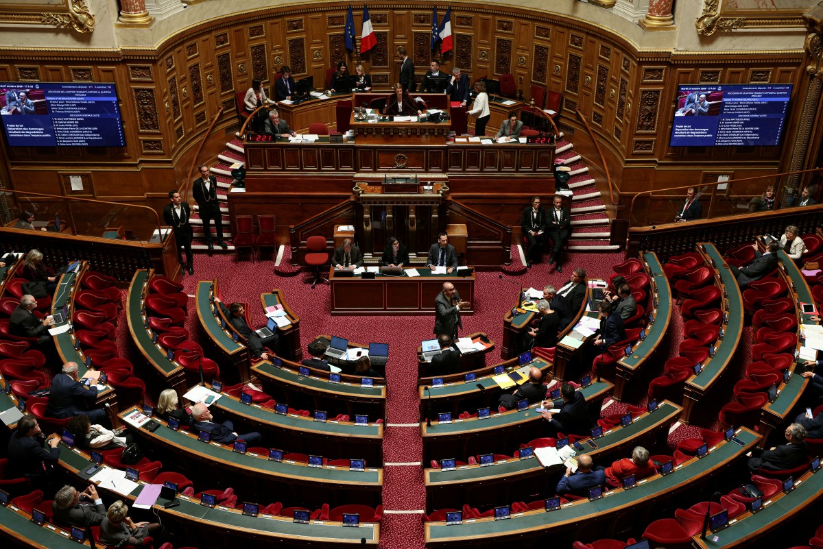 France's Interior Minister Laurent Nunez (centre-R) addresses the audience as the Senate, the French Parliament's upper house examines the 'Compensation for damage resulting from degradation committed in public spaces' bill also referred to as the 'rioters-pay' (casseurs-payeurs) bill and its critized measures on the collective responsability of troublemakers and the seizure of their welfare benefits at the French Senate in Paris on October 27, 2026. Photo by THOMAS SAMSON / AFP