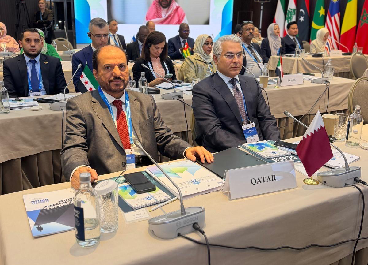 Chairman of the Qatar General Organization for Standards and Metrology, Eng. Nawaf bin Ibrahim Al Hamad Al Mana with other officials during the meeting. 